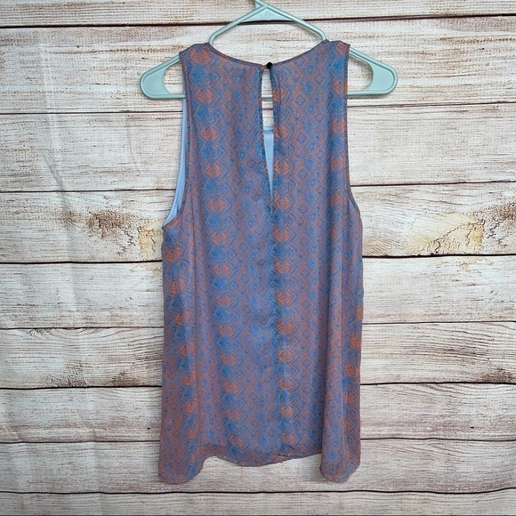 Tobi Sleeveless Shift Dress - Picture 4 of 8